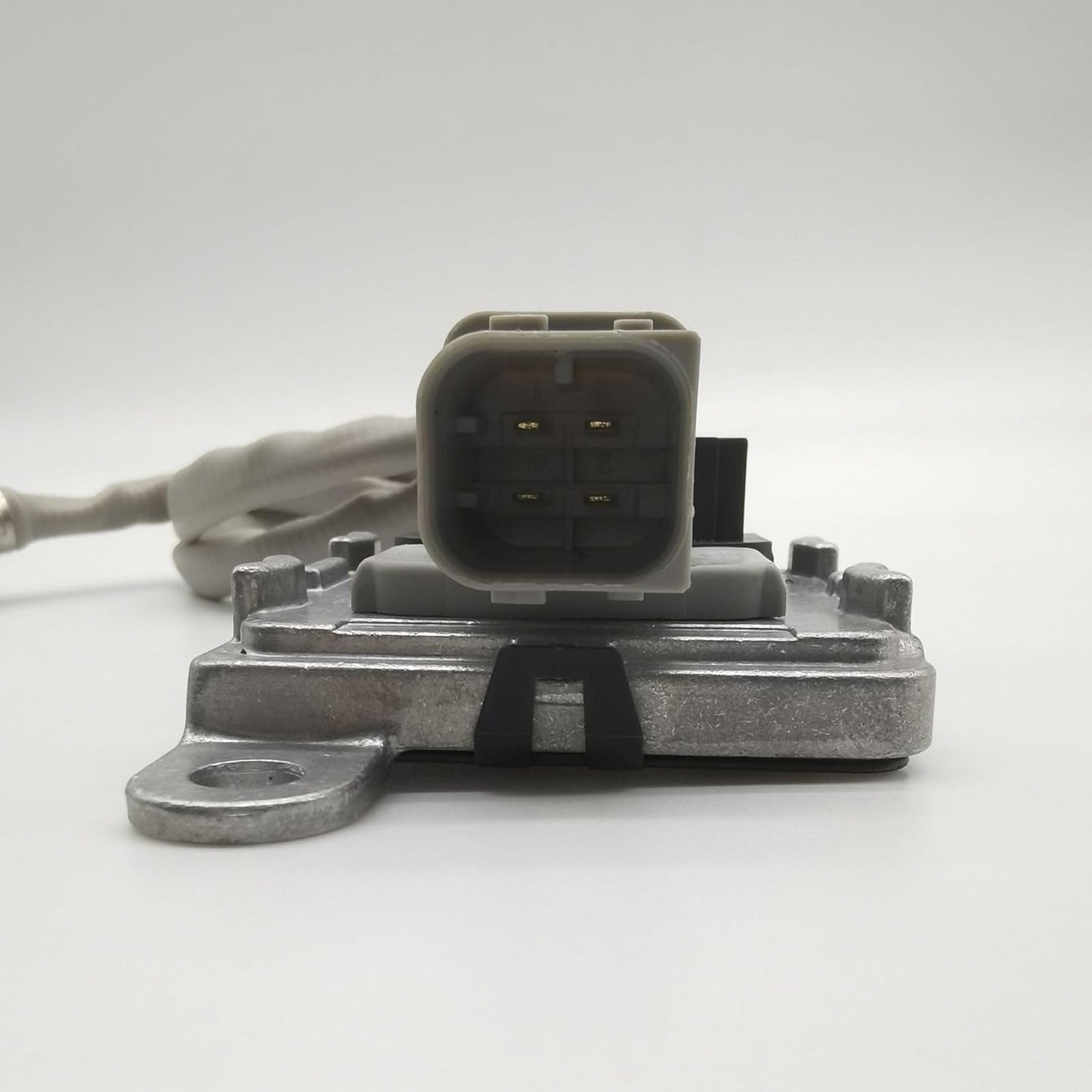 D2P Outlet Nitrogen Oxide Sensor (Nox Sensor) Replacement | Compatible with 12-22 Freightliner Cascadia Engine, 16-22 Western Star 5700XE | A0101532328